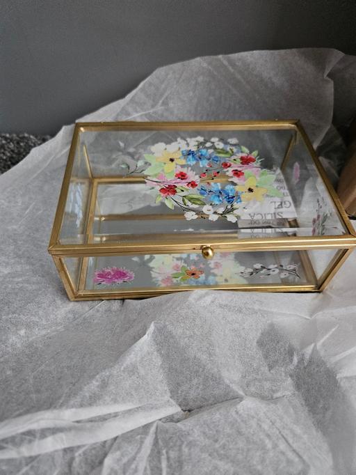  — brand new floral trinket box