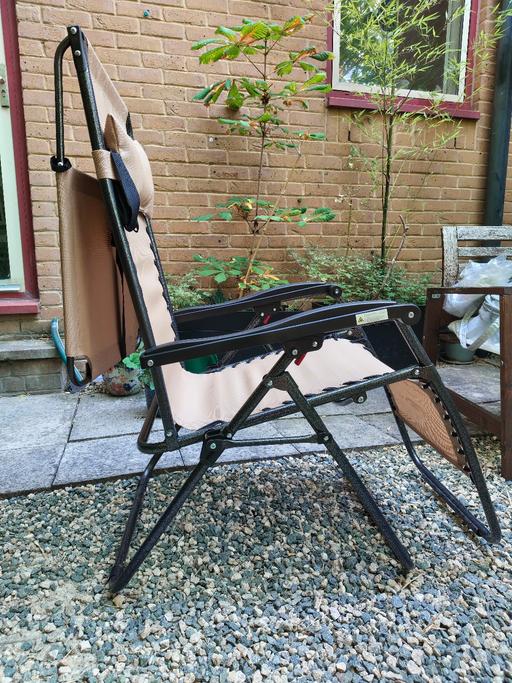  — Foldable Patio garden chair