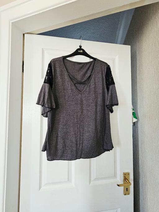  — Tshirt, size 18/20