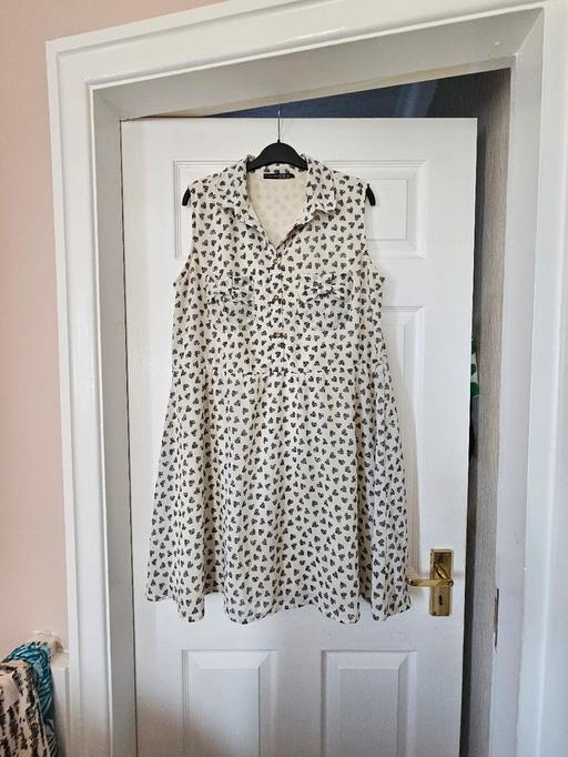  —  Dress, generous size 14.