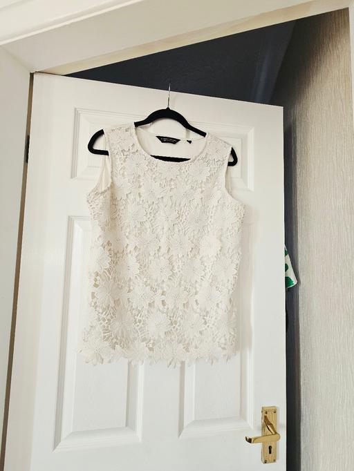  — Dorothy Perkins top, size 16