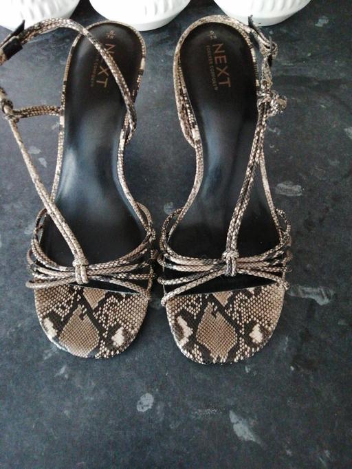 — ladies shoes size *5*