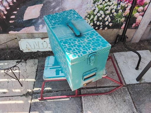  — vintage aluminium storage box vinyl band