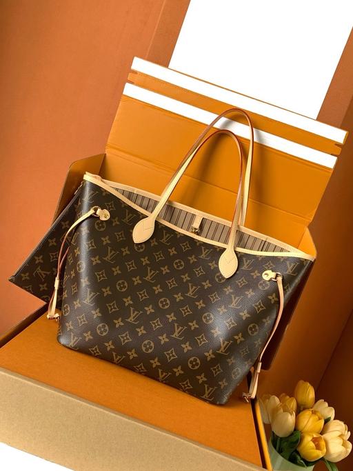  — Louis Vuitton Neverfull MM Monogram Tote
