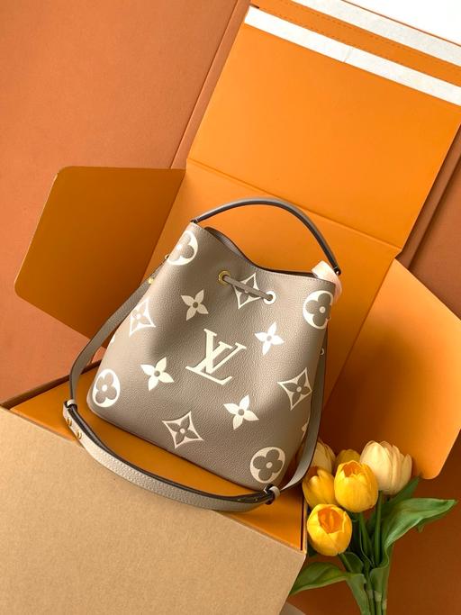  — Louis Vuitton NèoNoè MM Monogram Empreinte