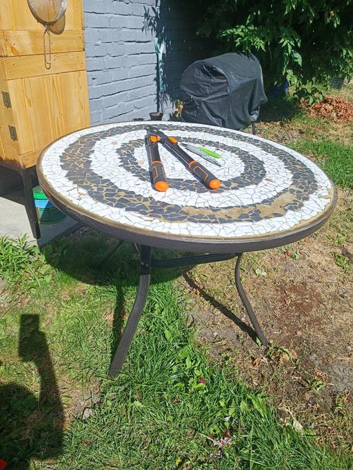  — Garden table