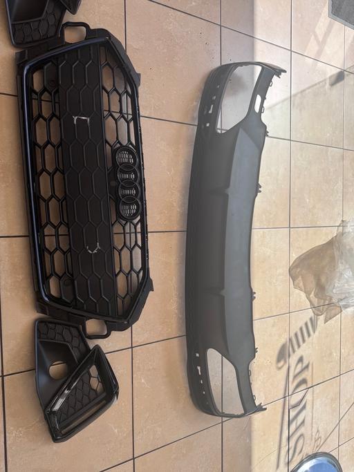  — Audi A4 Avant front Grill