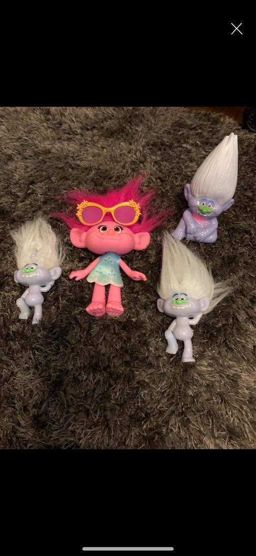  — Troll dolls