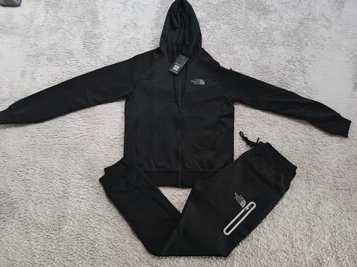  — North Face Tracksuit, Hoodie & Bottoms