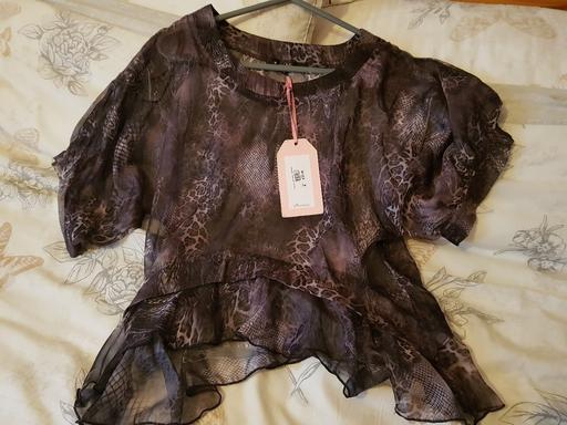  — NEW size 8 MISO womens animal blouse