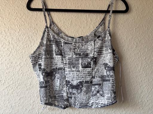 — Vintage pattern strapped crop top