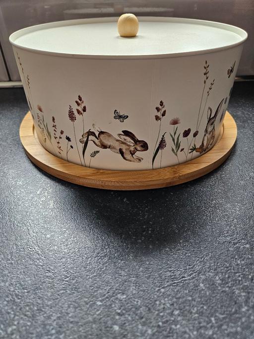  — brand new cake tin