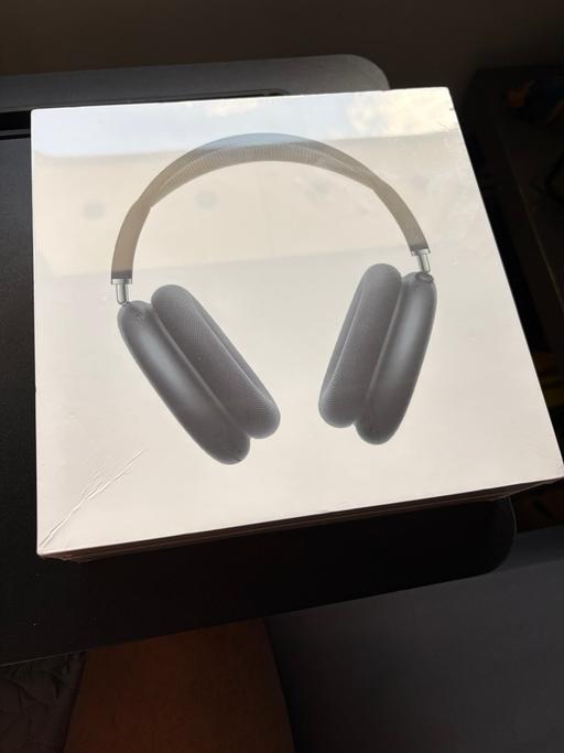  — Apple AirPods Max Headphones