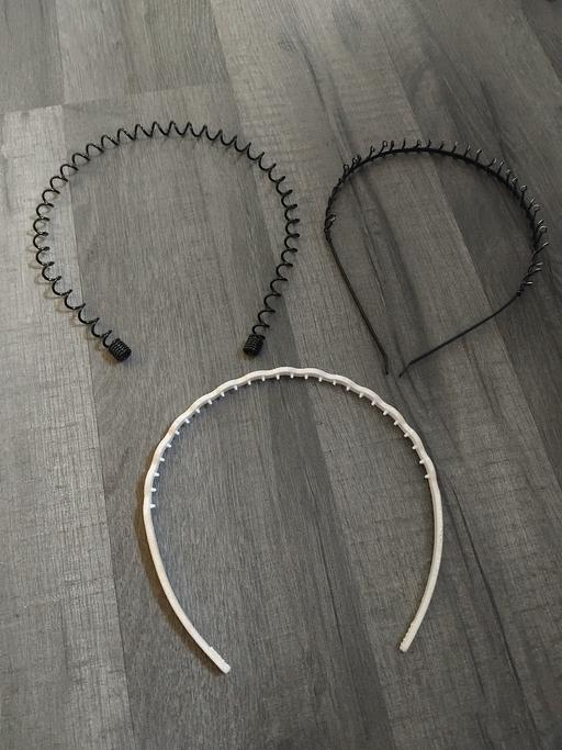  — 3 Alice Bands.
