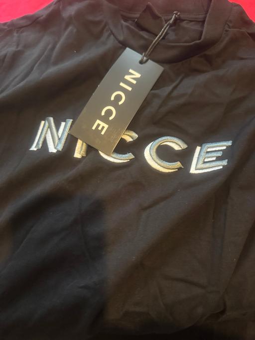  — T-shirt