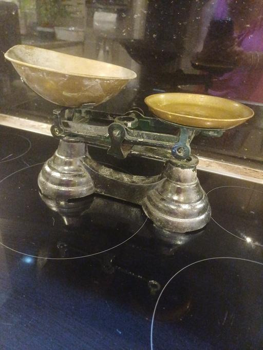  — Vintage Metal Balance Weighing Scales