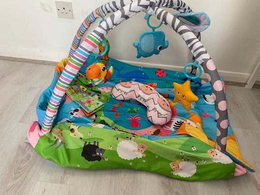  — Meero London Baby play mat/activity gym