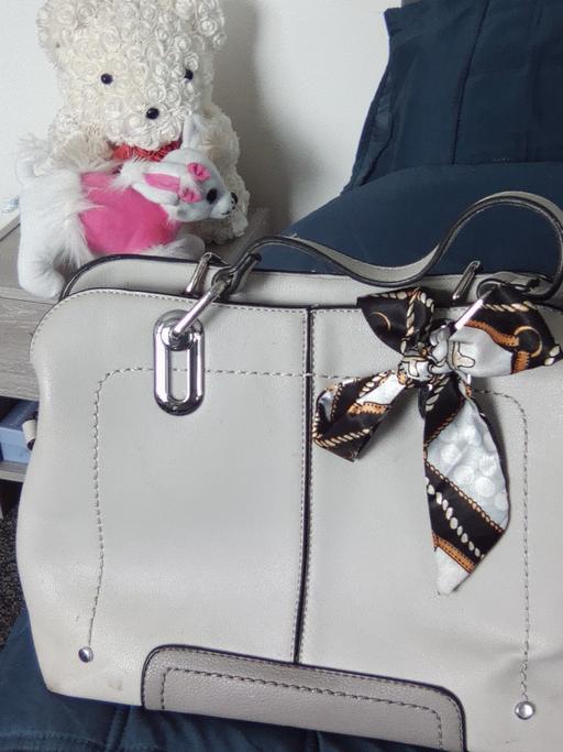  — hand bag