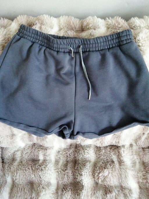  — ladies shorts size *L*  Shein