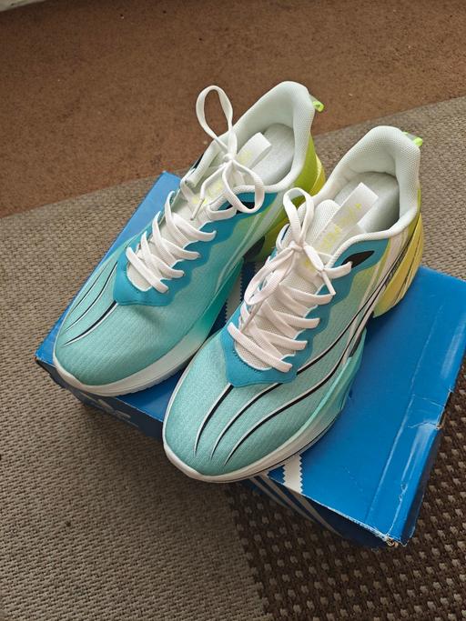  — Run 8 PRO Vibrant Running Trainers
