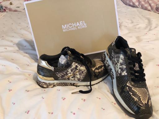  — Michael Kors trainers size 5