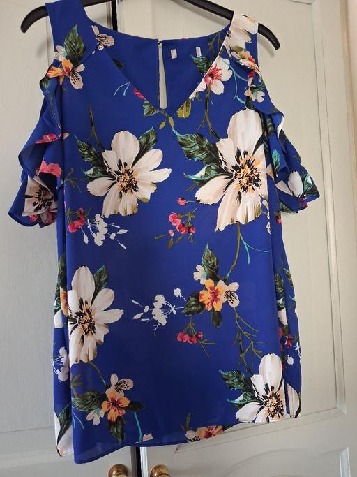  — Gorgeous summer top