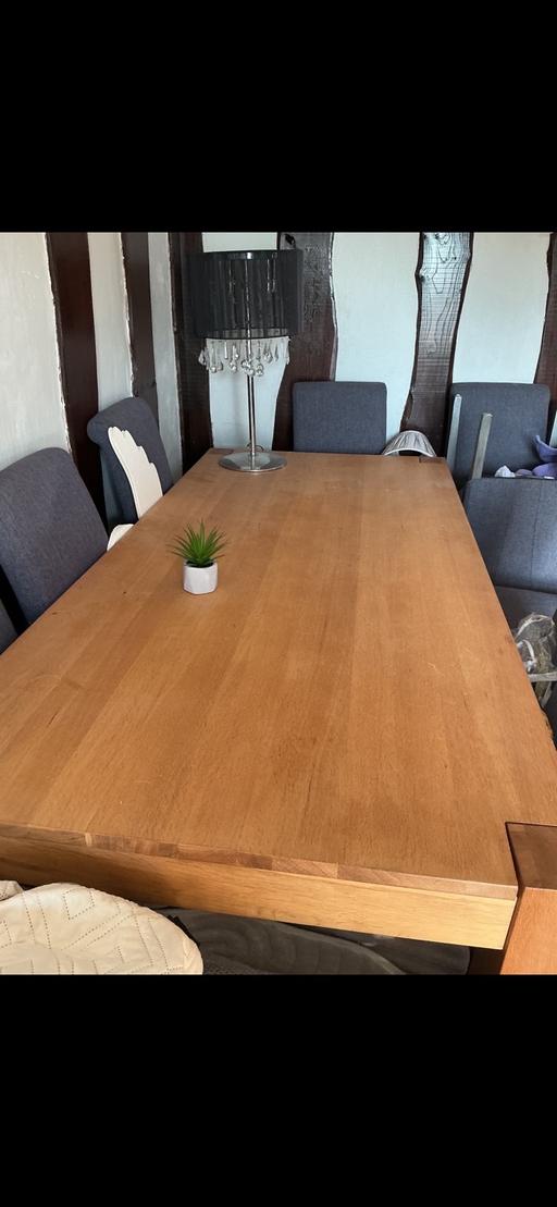  — Solid oak table - seats 8 people