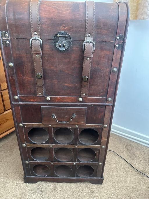  — Chest Wine Rack