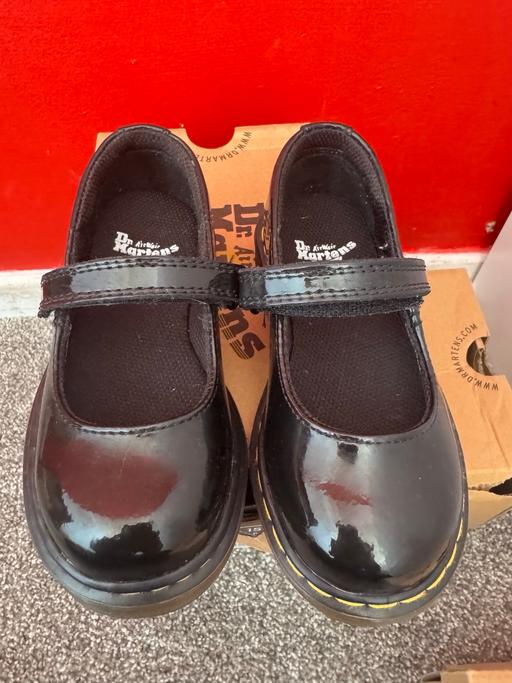  — Dr Martens Tully size 4