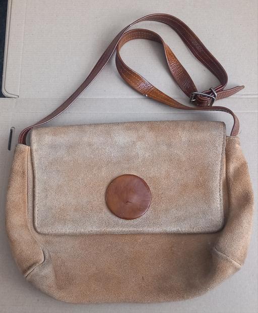  — Vintage tan soft leather crossbody bag