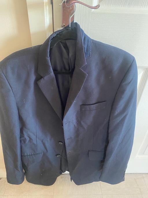  — Mens black velvet blazer medium.