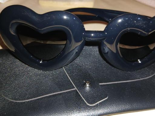  — *brand new, glasses&case.