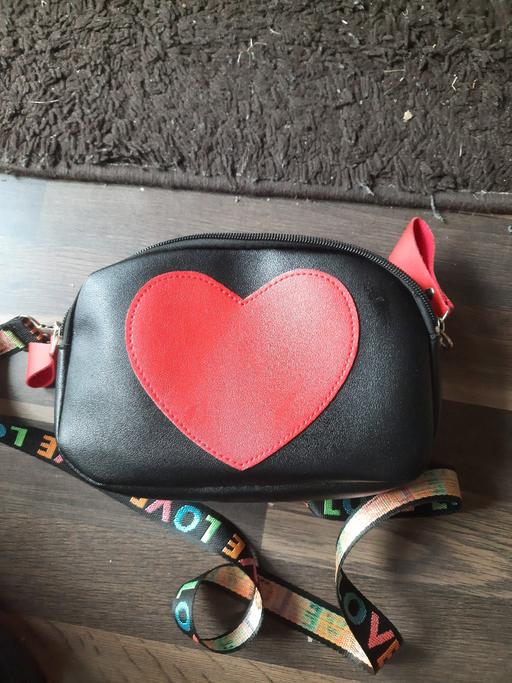  — shoulder bag