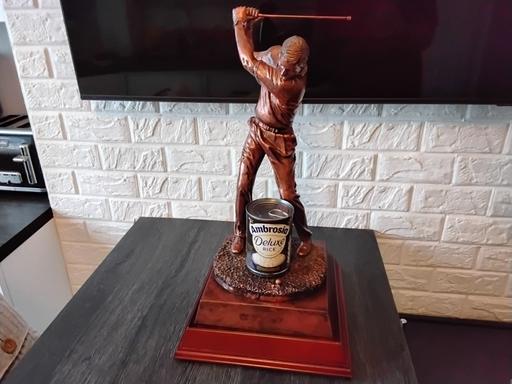  — Big golf player heavy statue 50 cms high cool