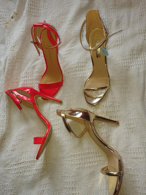  — heeled shoes