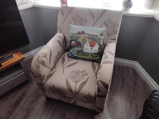  — armchair floral design lovely chair
