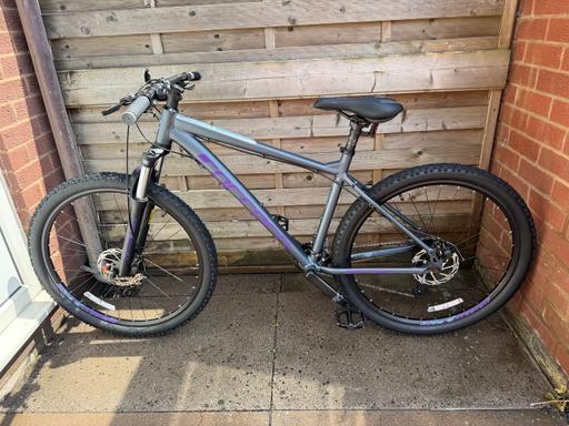  — Women’s Carrera Vengeance 18” M Frame 27.5”