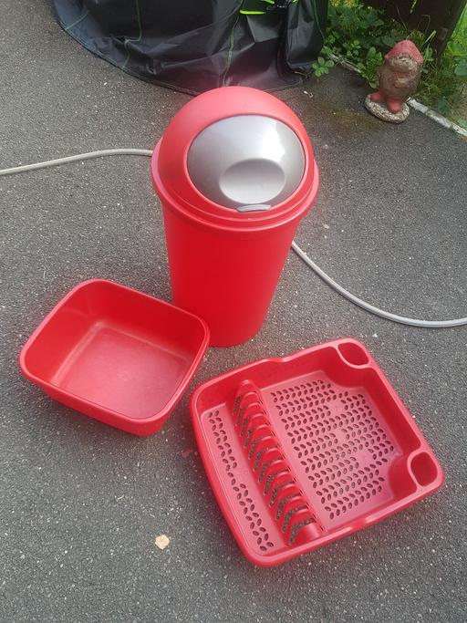  — red kitchen items