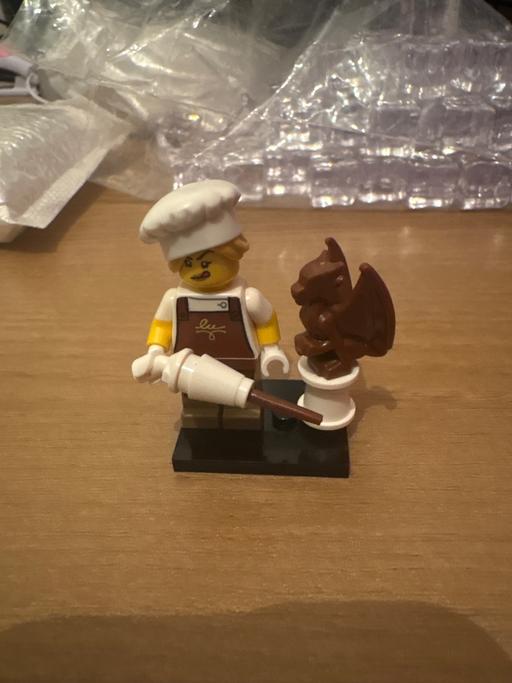  — Lego mini figure
