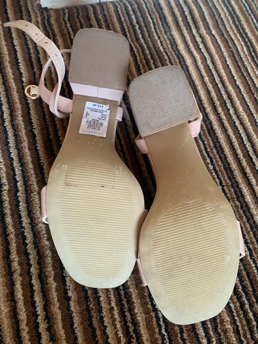  — Pink Sandles size 5