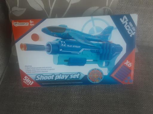  — Brand new boxed 5 in one shoot play set 