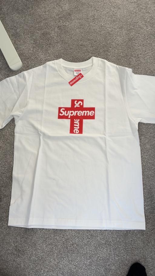  — Supreme t shirt