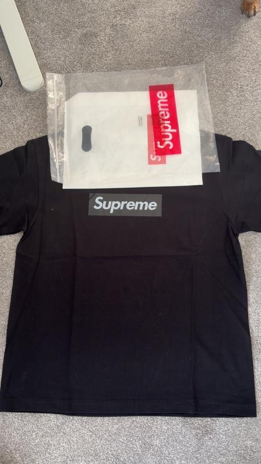  — Supreme t shirt
