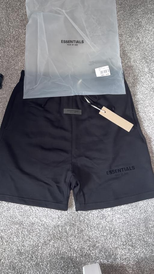  — Essentials shorts black