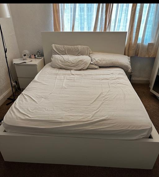  — Double Bed