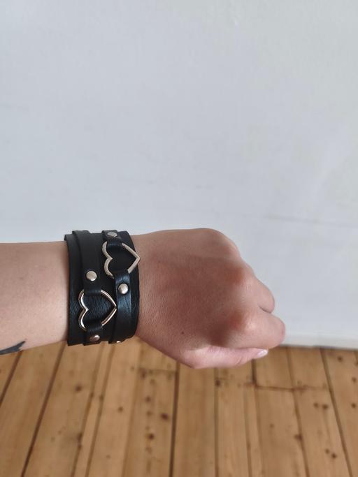 — Black PU Leather Punk Heart Cuff Bracelet
