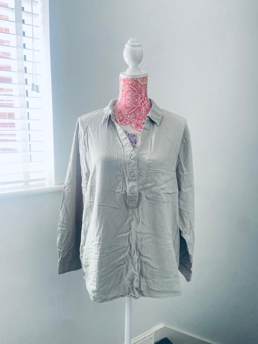  — (18) GEORGE KHAKI BLOUSE £1
