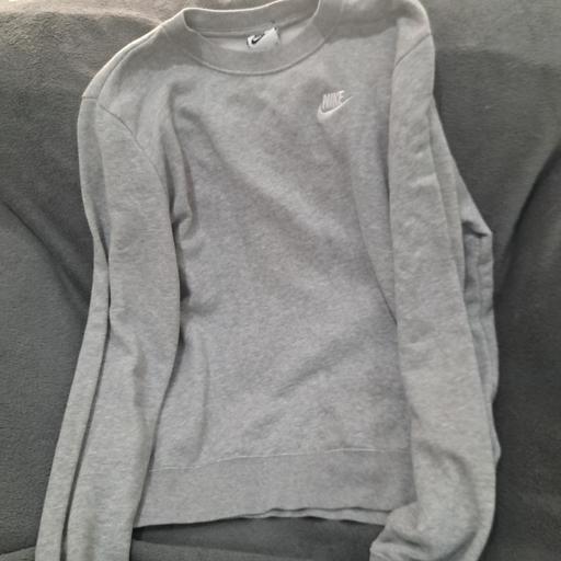  — Nike Sweater Adult S