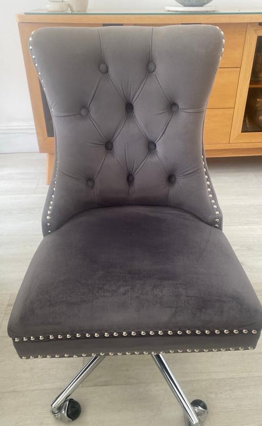  — Grey velvet office chair