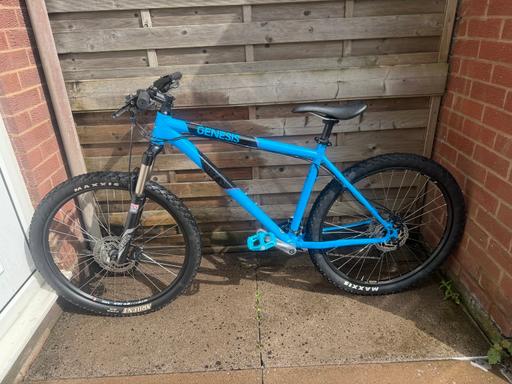 — Genesis Core 20 19” L Frame 27.5” Wheels Blue